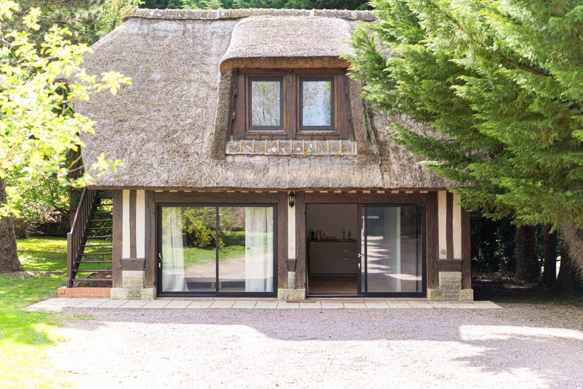 Superbe Maison Normande Avec Piscine A 3 Minutes De La Mer Auberville Exterior photo